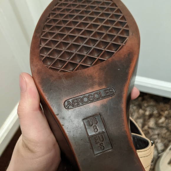 00's Aerosoles platform heels - Picture 3 of 6